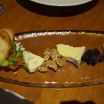 ル・シズィエム・サンス・ドゥ・オエノン カフェ・バー - カフェメニュ・チーズ盛り合わせ 12/2008