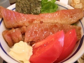 Tsukiji Shokudou Genchan - まぐろのレアステーキ丼