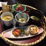 Washoku Dou Beni Sanzashi - 本日のお食事