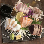 魚と肉　ASHIATO  三宮店 - タイ、ハマチ、カツオ、シャケ、水蛸