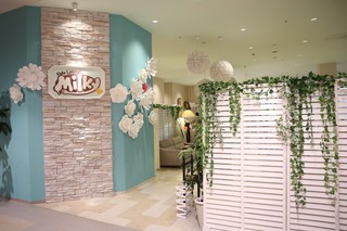 Cafe Lounge Milky - 店内入口