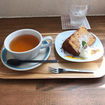 あおくまカフェ - 生キャラメルシフォンとフレーバーティー