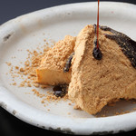 きな粉アイス　黒蜜がけ