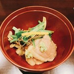 鳥田中 - お通し三品の一  京鴨とセリの炊き合わせ