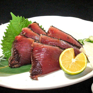 Our popular [bonito seared with salt]