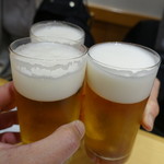 アサヒビール博多工場 - 最初は定番のスーパードライの生で乾杯