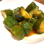 火鍋 小肥羊 - キュウリの辛味漬け 450yen