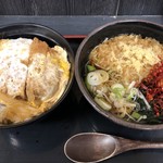 ゆで太郎 - カツ丼セット 690円
            温かいお蕎麦
            2019年2月21日夜