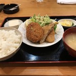 居酒屋 赤津 - アジフライとメンチカツ