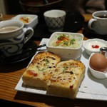 Mingei CAFE Komachi - ピザトーストモーニング