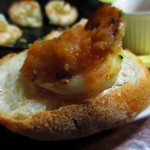 TAHOE - エビをバゲットにのせました