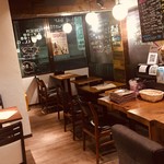 Wine bar parpunte - こじんまりとした雰囲気のある店内！