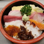 錦州寿司 - 生ちらし(850円)です。