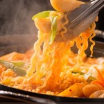 COSARI NEW KOREAN TABLE TOKYO - ラーメン追加もプデチゲ鍋