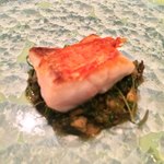 L'appartamento di NAOKI - 金目鯛の鱗焼き  牡蠣と春菊を敷いて