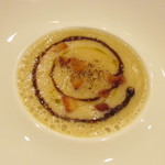 御影 ジュエンヌ - 本日のスープ～サツマイモのスープと黒トリュフのピューレ