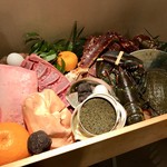 エクアトゥール - 本日の食材。まずもって豪華