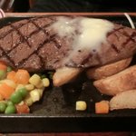 ステーキハウス バイソン - ジャンボステーキ300ｇ