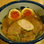 中華そば 青葉 - こちらがつけ麺のスープです。