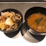 あわび日本料理 錦りゅう - 鮑の釜飯＆みそ汁　これでもかというくらい鮑が入っていて、旨みがご飯にしみしみ♪なめこたっぷりのみそ汁もきちんとうまい☆　2019/02/16