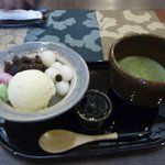 熱海 甘味処 福屋 - バニラアイスの餡蜜　クーポンでお抹茶サービス！