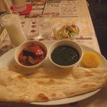 NAINA - チキンベンガンと日替わりカレーのランチ