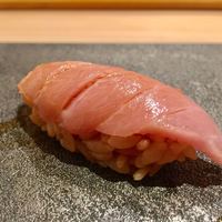 はっこく - 大とろ これは美味い！脂身が口の中で広がっていく