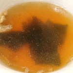 福龍香 - 福龍香 ＠西葛西 五目あんかけ焼そばに付く醤油味の若芽スープ
