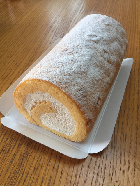 しっとりクリーミーな ロールケーキ By ありれい 治一郎 ラゾーナ川崎プラザ店 川崎 バームクーヘン 食べログ