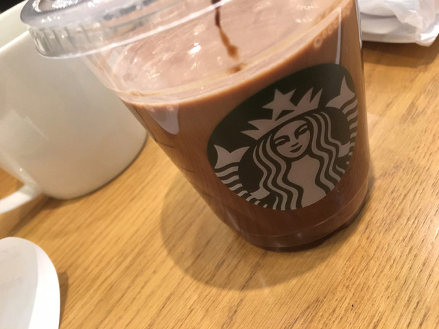 スタバのココアはやっぱ高い気がするけど お代わりドリップコーヒー108円はｲｲﾈ By おーんぷ スターバックスコーヒー 札幌発寒店 発寒 カフェ 食べログ