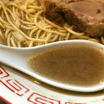 中華ソバ 伊吹 - 淡麗中華ソバのスープ