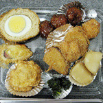 弁当・惣菜「サトー食品」 - ハンバーグ弁当（おかず上段）