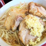 ラーメン二郎 - ラーメン小＋ニンニク
