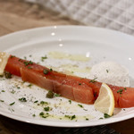Barca. - 絹姫サーモンの自家製スモーク 〜ハーブクリーム添え〜