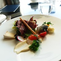 フレンチ ベイ・ビュー - オードブル盛り合わせ　牛肉の生ハム秀逸✨