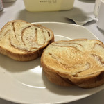 粉とクリーム - メープルの切株。