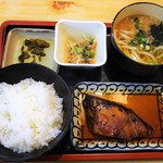 Tsukushi Mbo - ブリの照焼定食580円