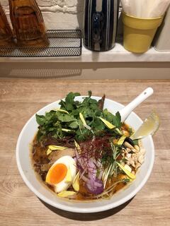 スパイスラーメン 点と線. - 