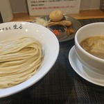 中華蕎麦 生る - 味玉つけそば