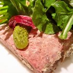 前菜盛り合わせのパテ。