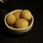 串揚げ・日本酒バル あげとこ - ウズラ玉子の醤油漬け￥３８０