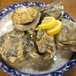 成田家 - 殻付カキ