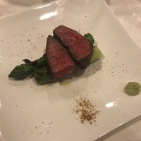カーサ M - メイン：熊本産黒毛和牛いちぼ肉の炭火焼