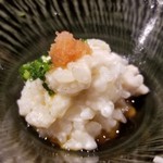 鮨匠 のむら - (08)真鱈(北海道産)の白子とシャリの炙りリゾット
      白子とシャリの両方を炙っており、白子のコクのある旨みに加熱されたシャリを混ぜるとまさにリゾットで、冬を感じさせる一品です♪