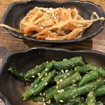 しんぱち食堂 - きんぴらごぼうとインゲン胡麻和えは、立派なあてに