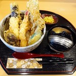 白花咲々 - ランチ限定日替わり天丼 500円
            （おしんこ・味噌汁付）