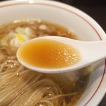 らーめん颯人 - スープは文句なしの美味さです♪