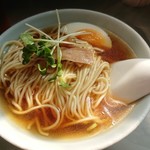 赤坂珉珉 - 鶏ガラスープにツルッとした麺