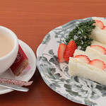 Zicca - イチゴサンド　クリームチーズと生クリーム、バニラビーンズのクリームでサンドしてあります。