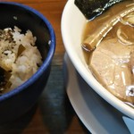 らーめん やまふじ - 米（マイ）スターさん厳選のライスが食べ放題。おおきにです。